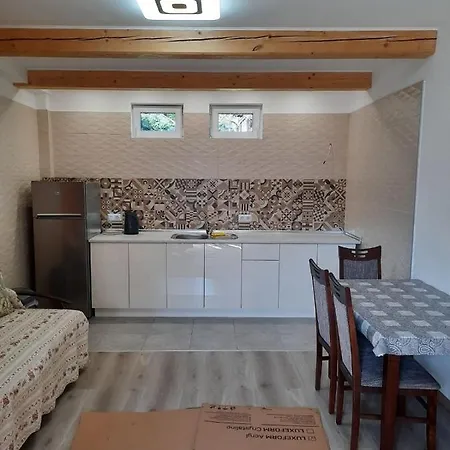 Котедж у Крайлюків 2 *