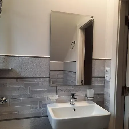 Котедж у Крайлюків 2 *